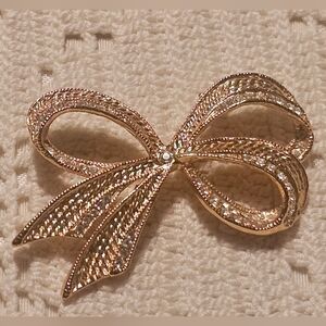 VNT Roman Bow Goldtone Rhinestone Studded 2" Brooch Pin